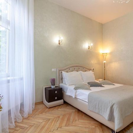 Alfa Apartments Levytskoho Lviv Exterior photo