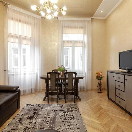 Alfa Apartments Levytskoho Lviv Exterior photo