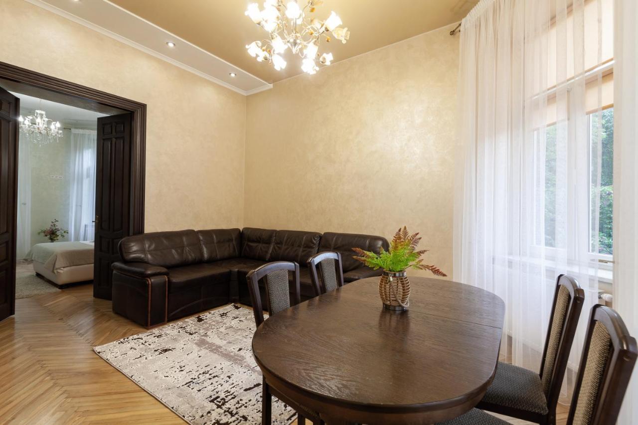 Alfa Apartments Levytskoho Lviv Exterior photo