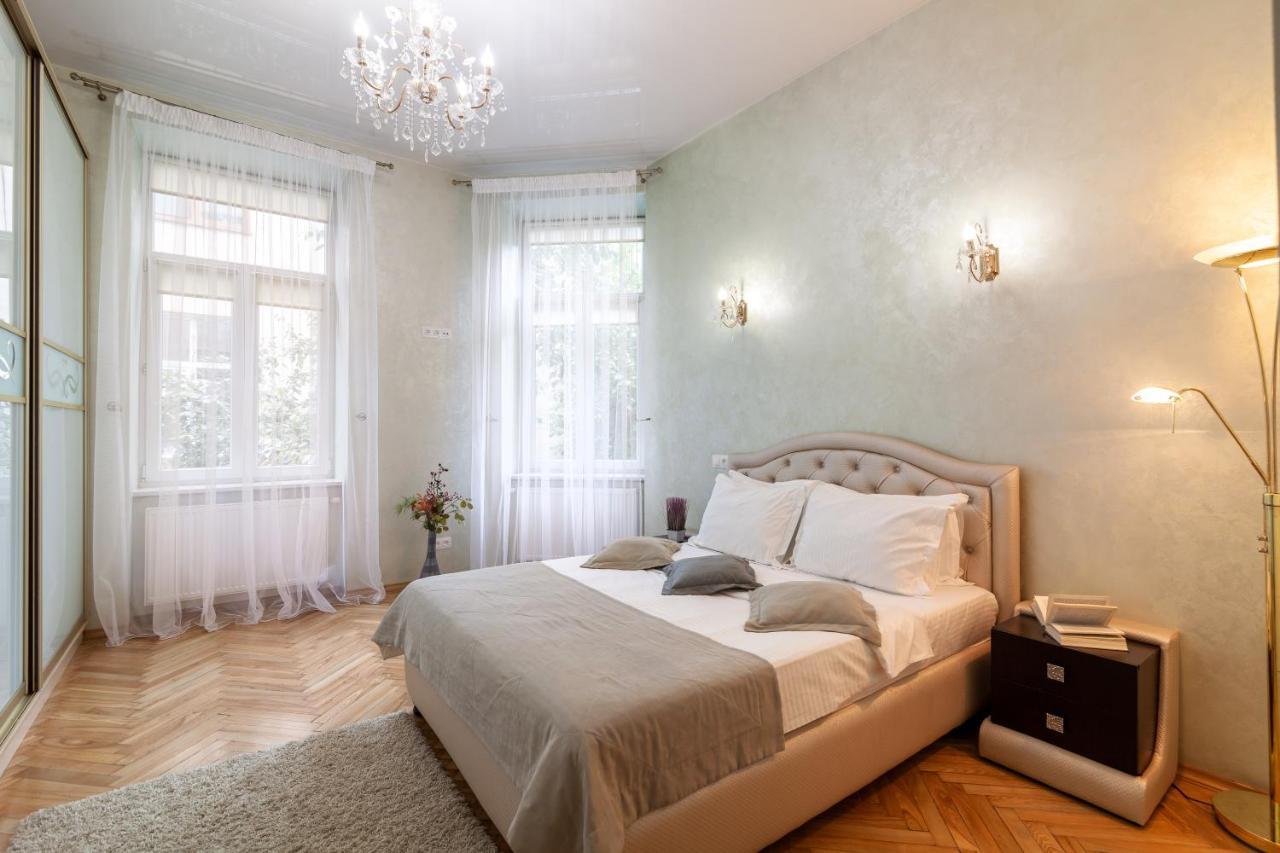 Alfa Apartments Levytskoho Lviv Exterior photo