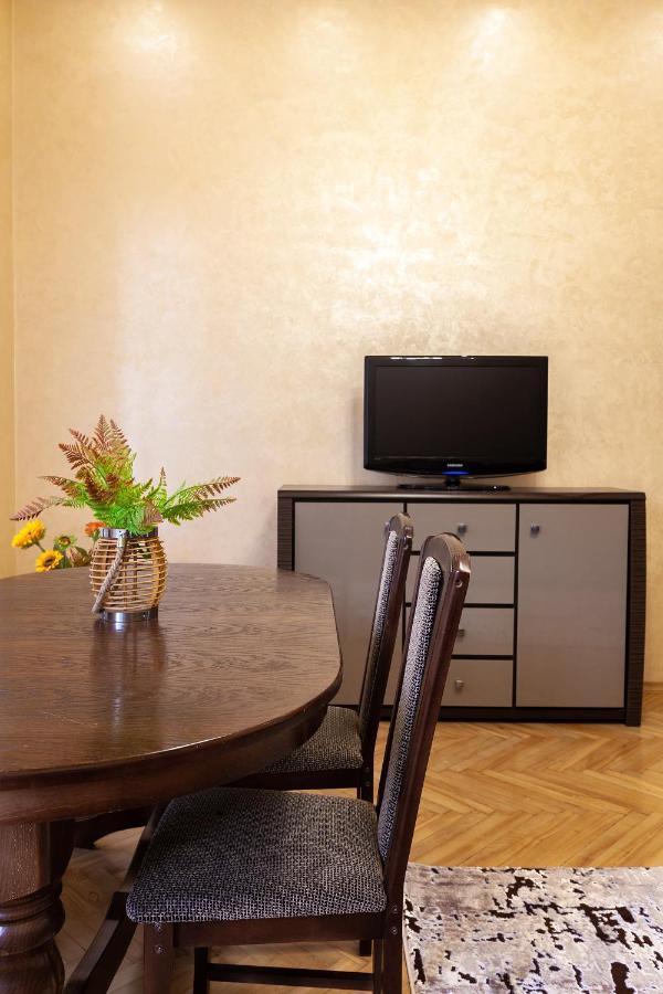 Alfa Apartments Levytskoho Lviv Exterior photo
